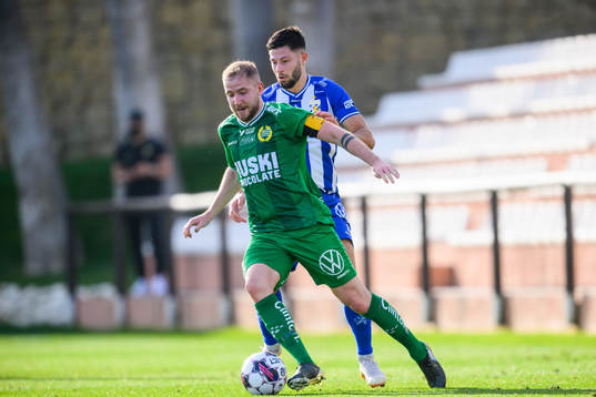 Hammarbys Darijan Bojanic och IFK Göteborgs Kevin Yakob