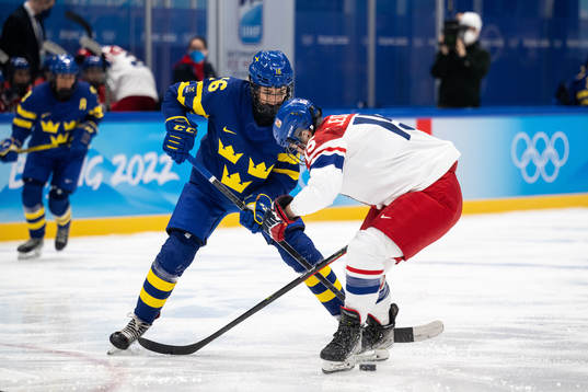 Linnea Johansson of Sweden and Aneta Ledlova of Czech