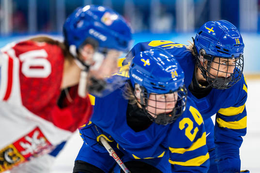 Felizia Wikner-Zienkiewicz and Linnea Johansson of Sweden