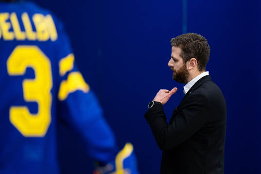 Head coach Ulf Lundberg of Sweden looks dejected
