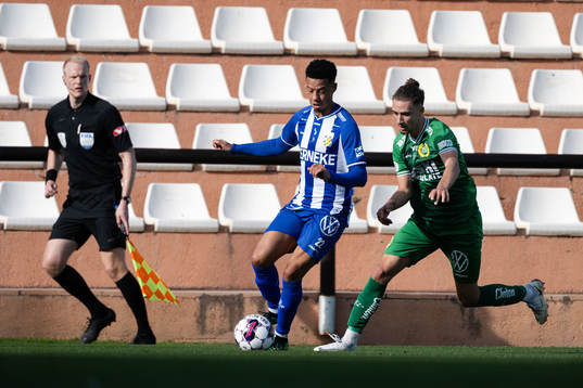 IFK Göteborgs Tobias Sana och Hammarbys Aziz Harabi