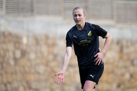 Julia Karlernäs
