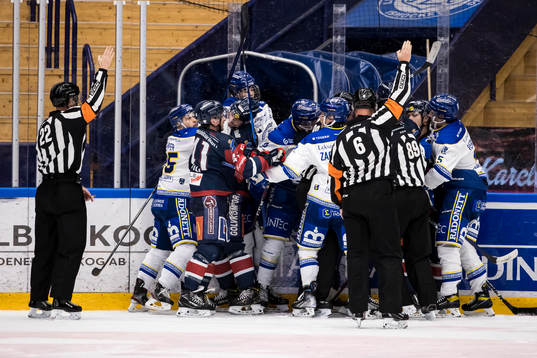 Leksands och Linköpings  spelarna i bråk