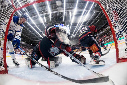 Leksands Carter Ashton och Linköpings målvakt Marcus