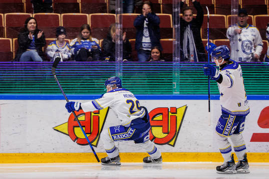 Leksands Emil Heineman jublar