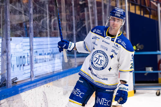 Leksands Mikael Ruohomaa  jublar