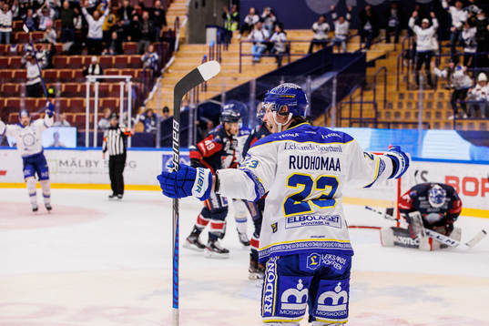 Leksands Mikael Ruohomaa jublar