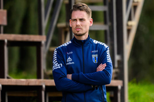 Head coach Daniel Bäckström of Sirius