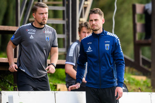 Head coach Daniel Bäckström of Sirius