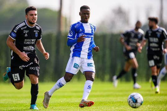 Laurent Mendy of Sarpsborg 08 and Moustafa Zeidan of Sirius