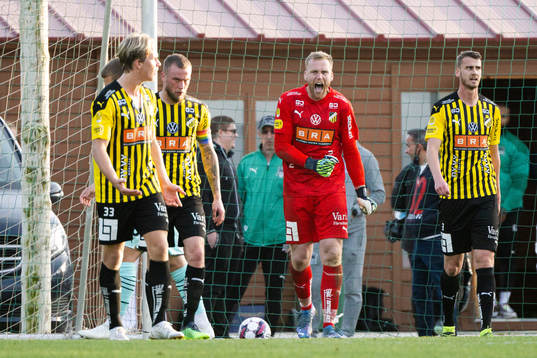 Goalkeeper Peter Abrahamsson of Häcken reacts