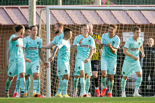 Viktor Claesson of Krasnodar celebrate the 1-2 goal