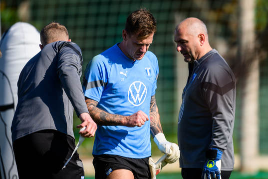 Målvakt Johan Dahlin och målvaktstränare Jonnie Fedel