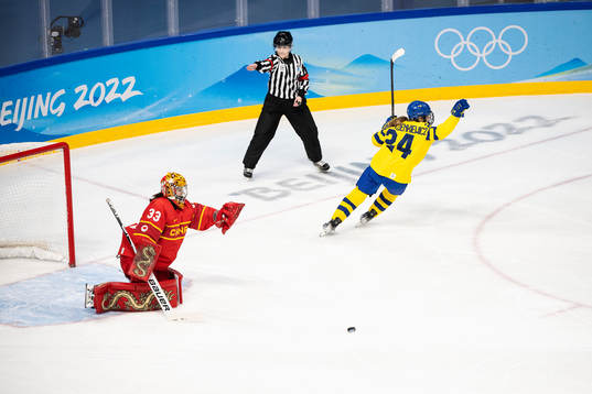 Felizia Wikner-Zienkiewicz of Sweden celebrates