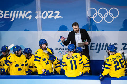 head coach Ulf Lundberg of Sweden in the women's ice hockey
