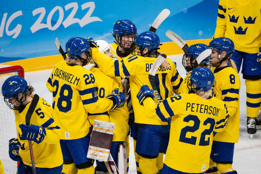 Michelle Löwenhielm, goaltender Emma Söderberg, Sara