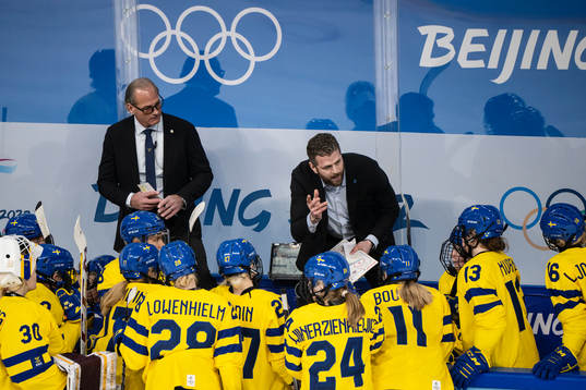 head coach Ulf Lundberg of Sweden