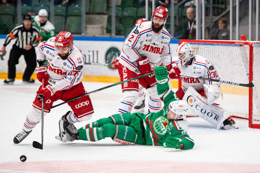 Timrås Robin Hanzl och Rögles Ted Brithén