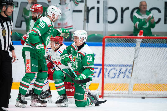 Rögles Ted Brithén och Anton Bengtsson jublar