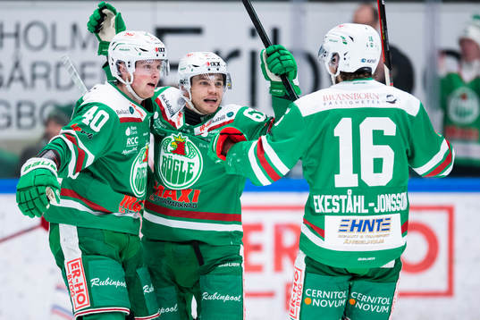 Rögles Oskar Stål Lyrenäs och Leon Bristedt jublar