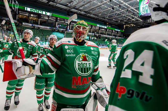 Rögles målvakt Christoffer Rifalk jublar