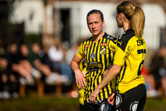Filippa Curmark and Andrine Hegerberg of Häcken