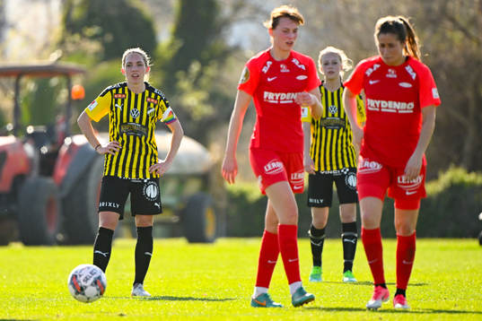 Elin Rubensson of Häcken looks dejected