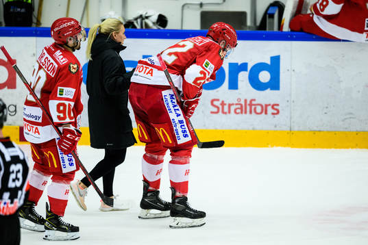 Troja/Ljungbys Carl-Johan Sjögren har ont