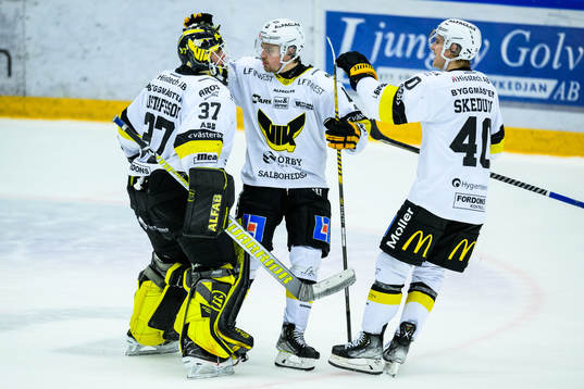 Västerås målvakt Johan Gustafsson, Filip Wiberg och Isak