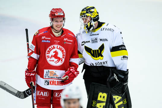 Troja/Ljungbys Oscar Öhman och Västerås målvakt Johan