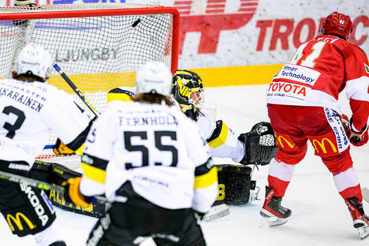 Troja/Ljungbys Victor Öhman gör mål 1-1 bakom Västerås