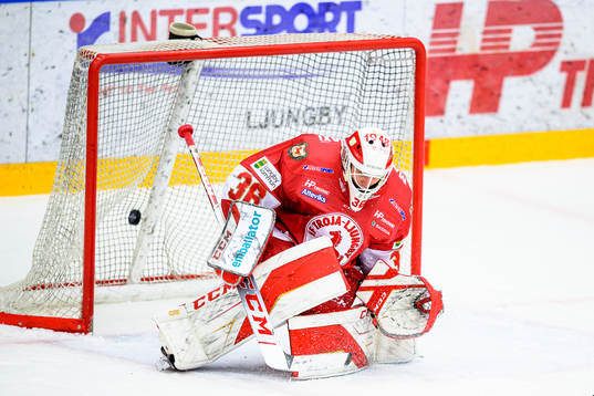 Västerås Alexander Lunsjö (ej i bild) gör mål på