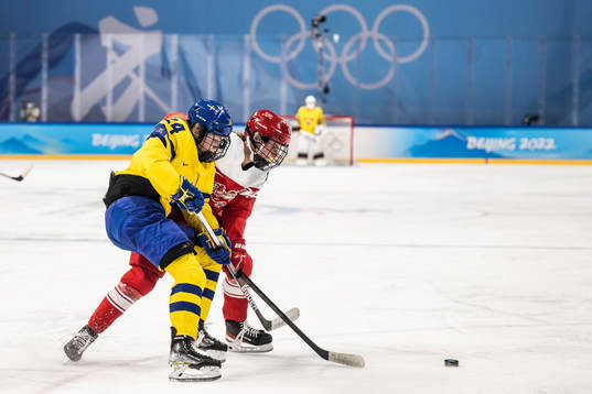 Felizia Wikner-Zienkiewicz of Sweden and Mia Bau of Denmark