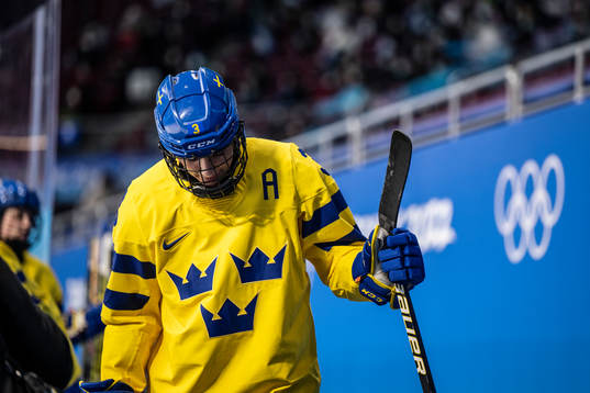 Anna Kjellbin of Sweden in the women's ice hockey game