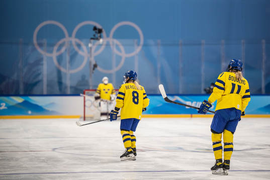 Ebba Berglund and Josefin Bouveng of Sweden looks dejected