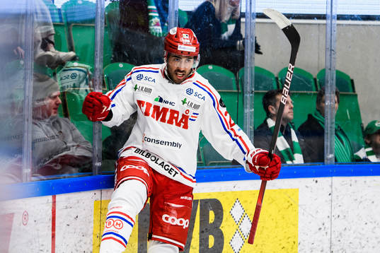 Timrås Jeremy Boyce-Rotevall jublar