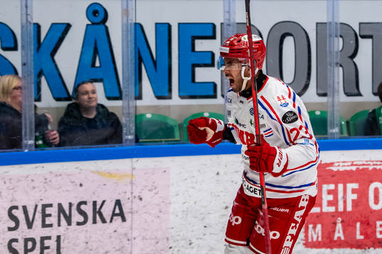 Timrås Jeremy Boyce-Rotevall jublar