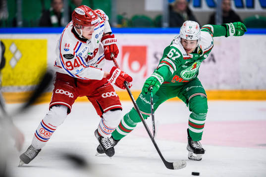 Timrås Sebastian Hartmann och Rögles Leon Bristedt