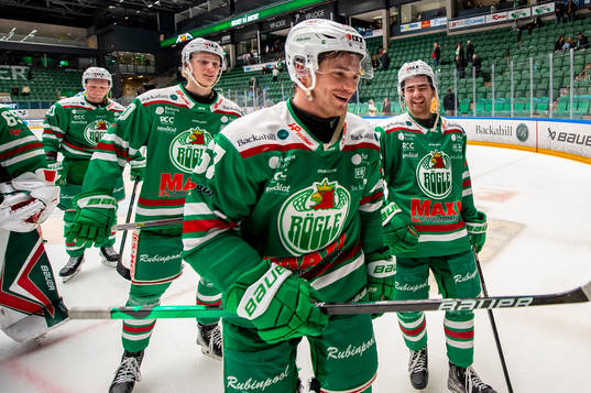 Rögles Leon Bristedt  och Philip Granath jublar