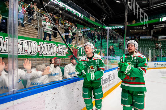 <rr40 och Lucas Ekeståhl-Jonsson jublar