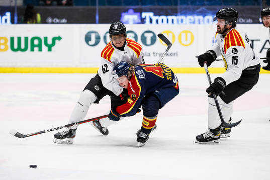 Brynäs Tom Hedberg och Simon Bertilsson mot Djurgårdens