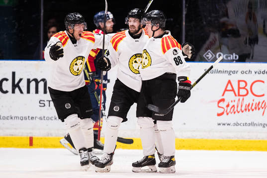 Brynäs Dmytro Timashov (h) jublar