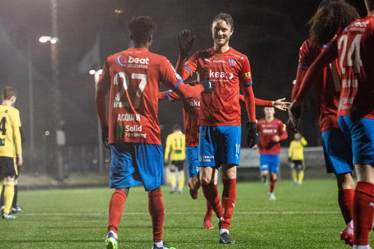 Helsingborgs Benjamin Acquah och Rasmus Jönsson jublar