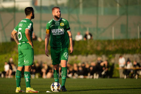 Mohanad Jeahze and Darijan Bojanic of Hammarby