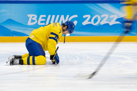 Henrik Tömmernes of Sweden at warm up