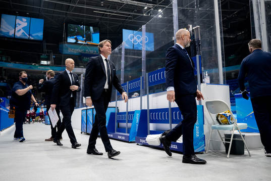 Head coach Johan Garpenlöv of Sweden