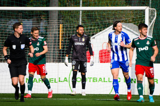 Goalkeeper Warner Hahn of IFK Göteborg