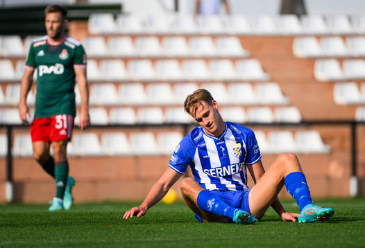 Oscar Vilhelmsson of IFK Göteborg looks dejected