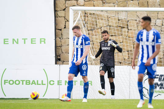 Goalkeeper Warner Hahn of IFK Göteborg