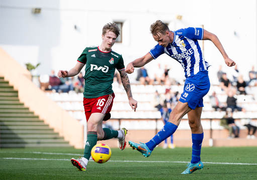 22021 Tin Jedvaj of Lokomotiv Moscow and Oscar Vilhelmsson